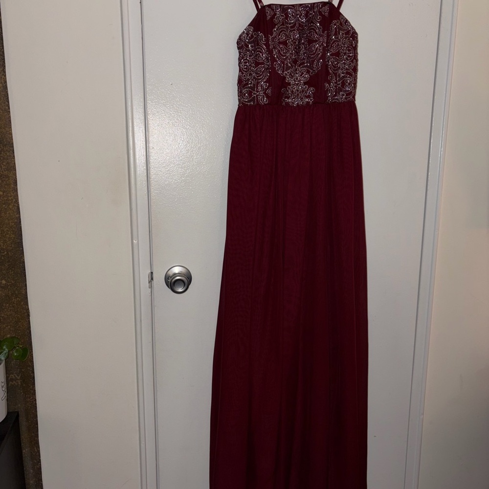 Elegant Burgundy Gown with Embroidered Bodice